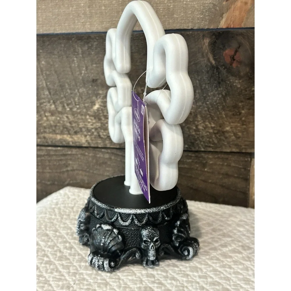 Holiday Home pirate skull